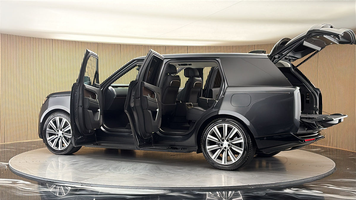 More views of Land Rover Range Rover