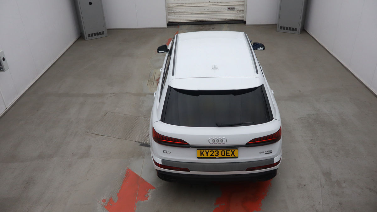 Audi Q7 Image 8