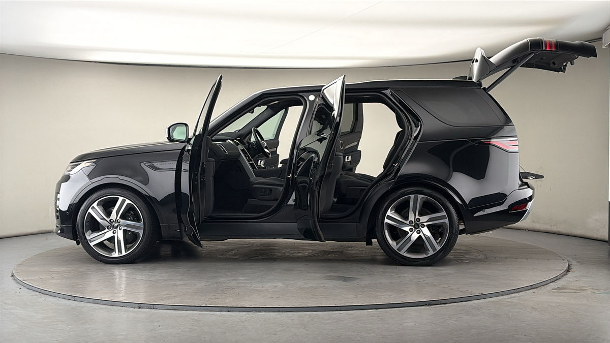 More views of Land Rover Discovery