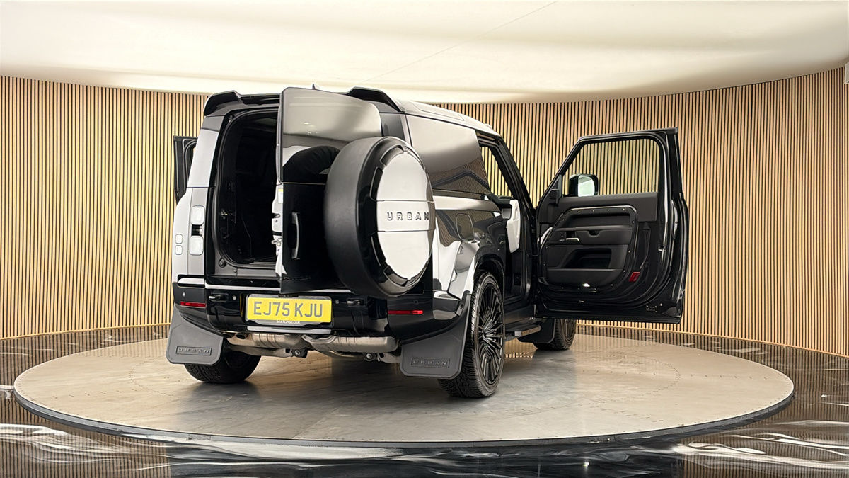 More views of Land Rover Defender 90