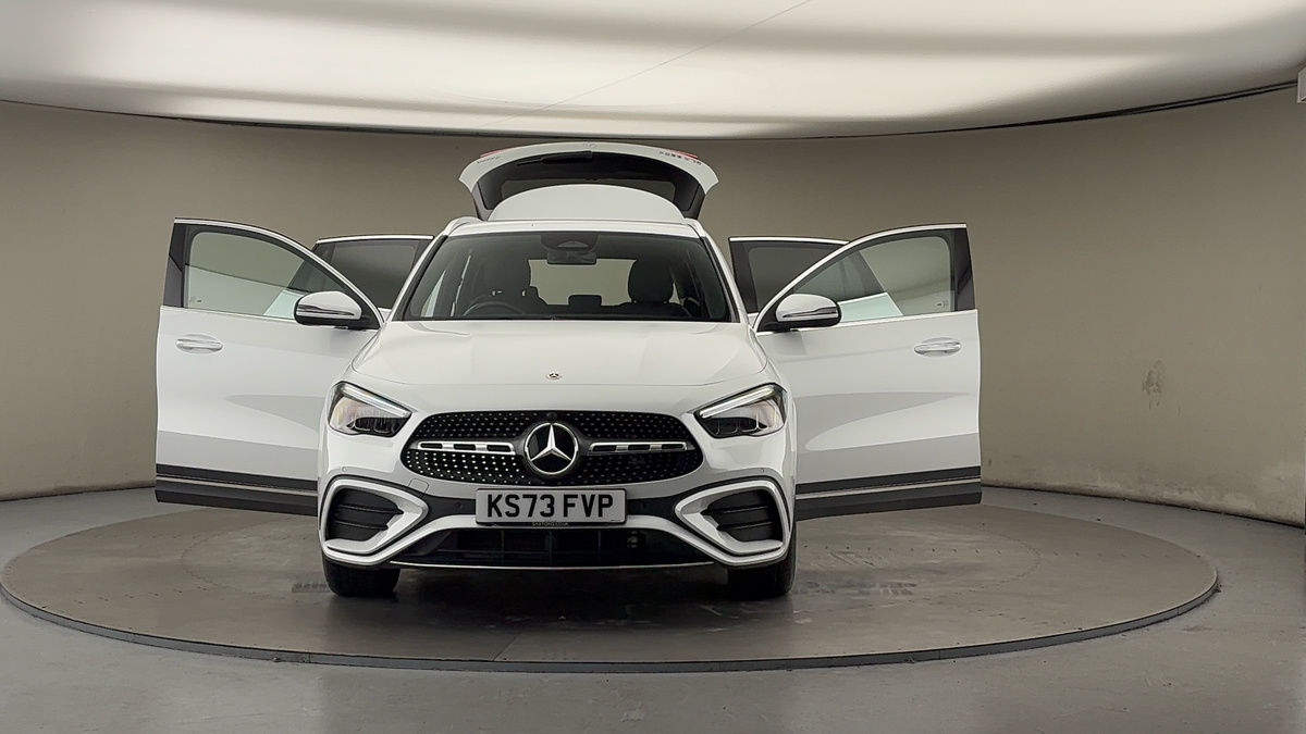 More views of Mercedes-Benz GLA
