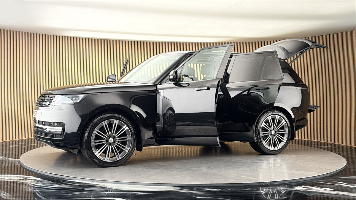 More views of Land Rover Range Rover