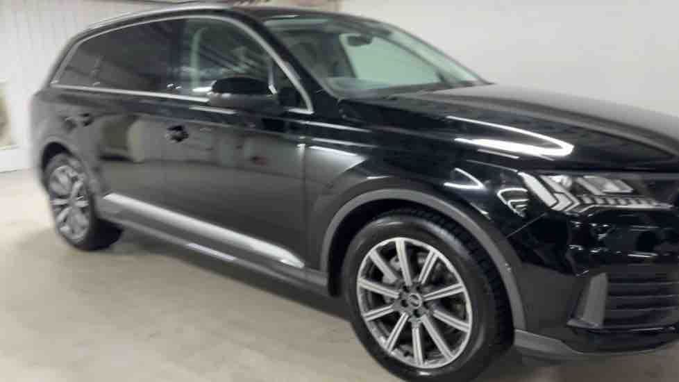 More views of Audi Q7