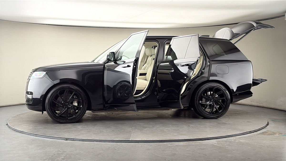More views of Land Rover Range Rover