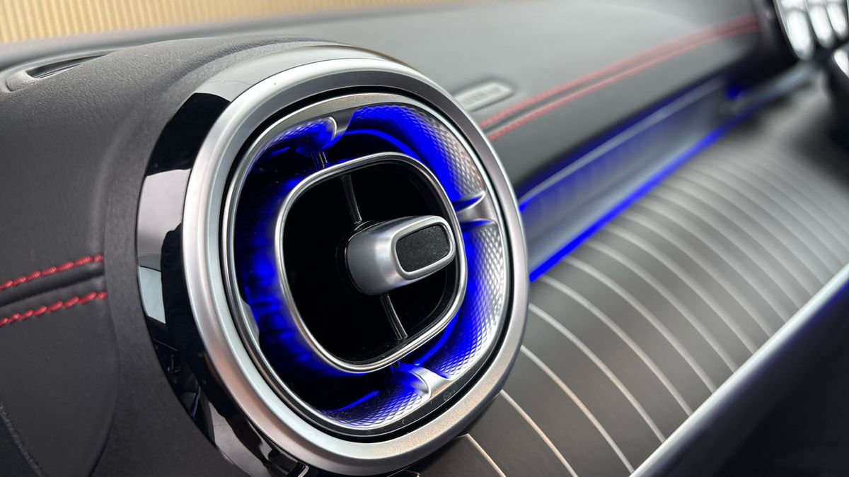 Mercedes-Benz CLE Image 28