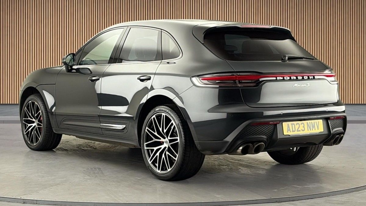 Porsche Macan Image 2
