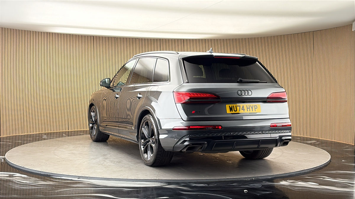 More views of Audi Q7