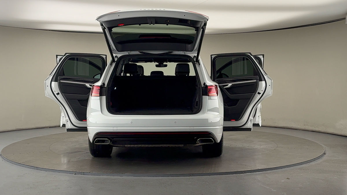 More views of Volkswagen Touareg