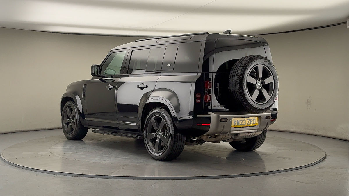 Land Rover Defender 110 Image 2