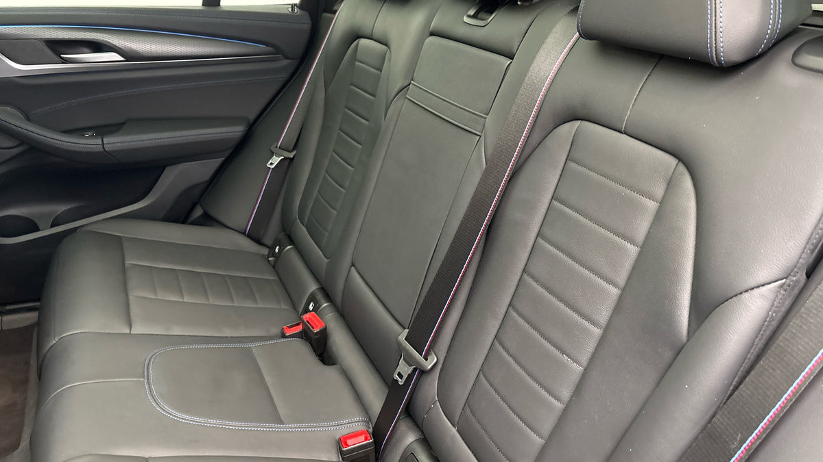 BMW iX3 Image 8