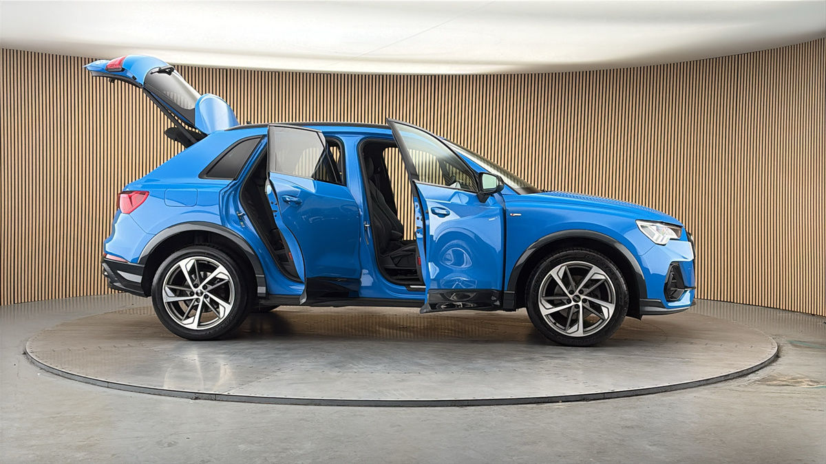 More views of Audi Q3