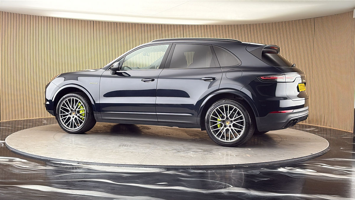 More views of Porsche Cayenne