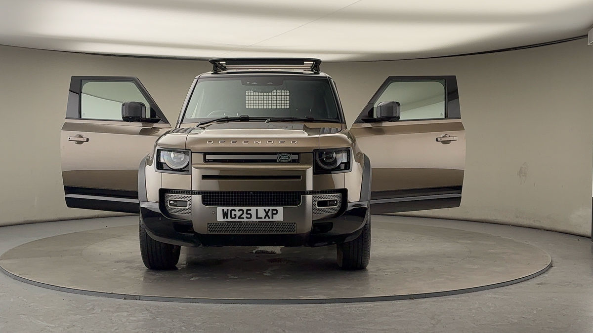 More views of Land Rover Defender 90