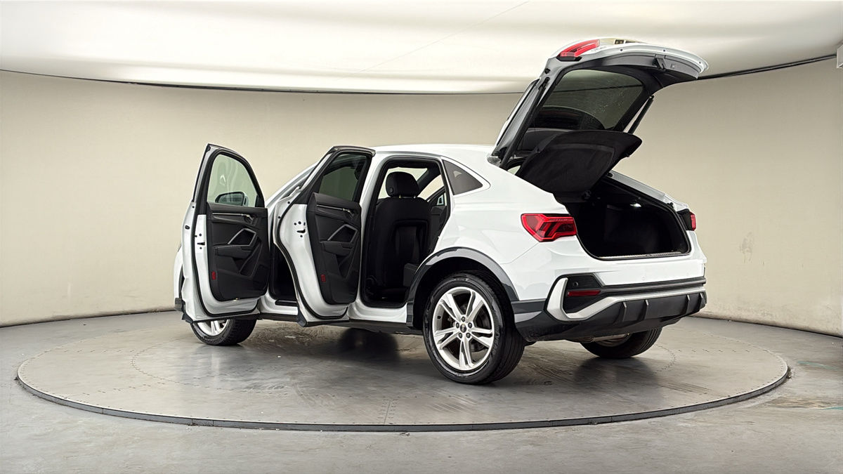 More views of Audi Q3