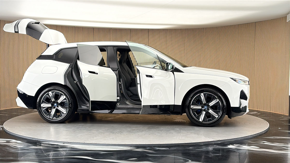 More views of BMW iX