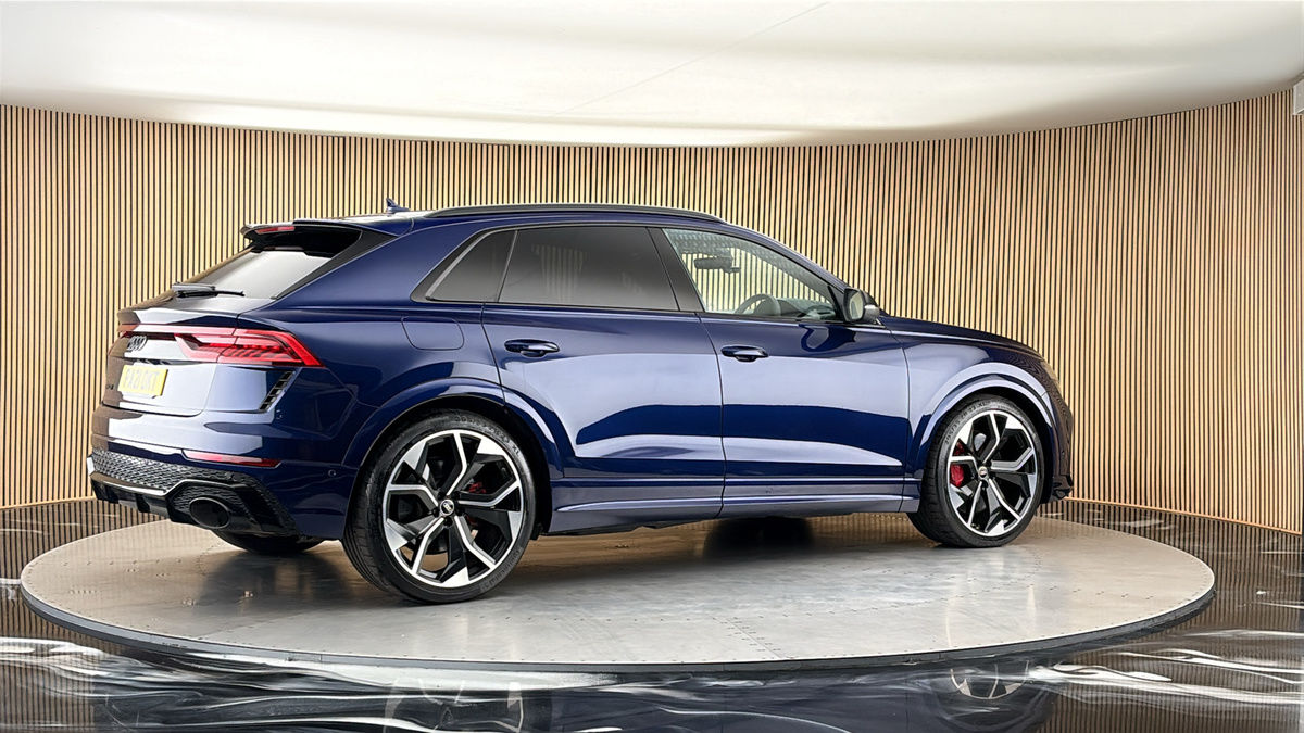 More views of Audi RSQ8