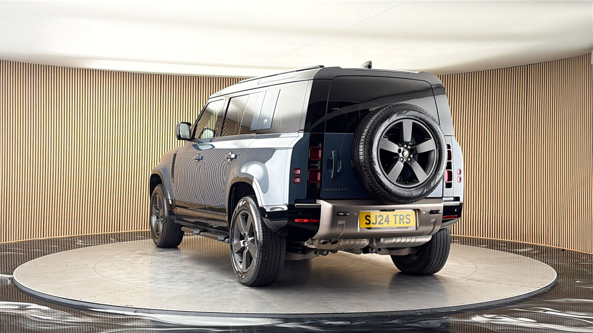 More views of Land Rover Defender 110