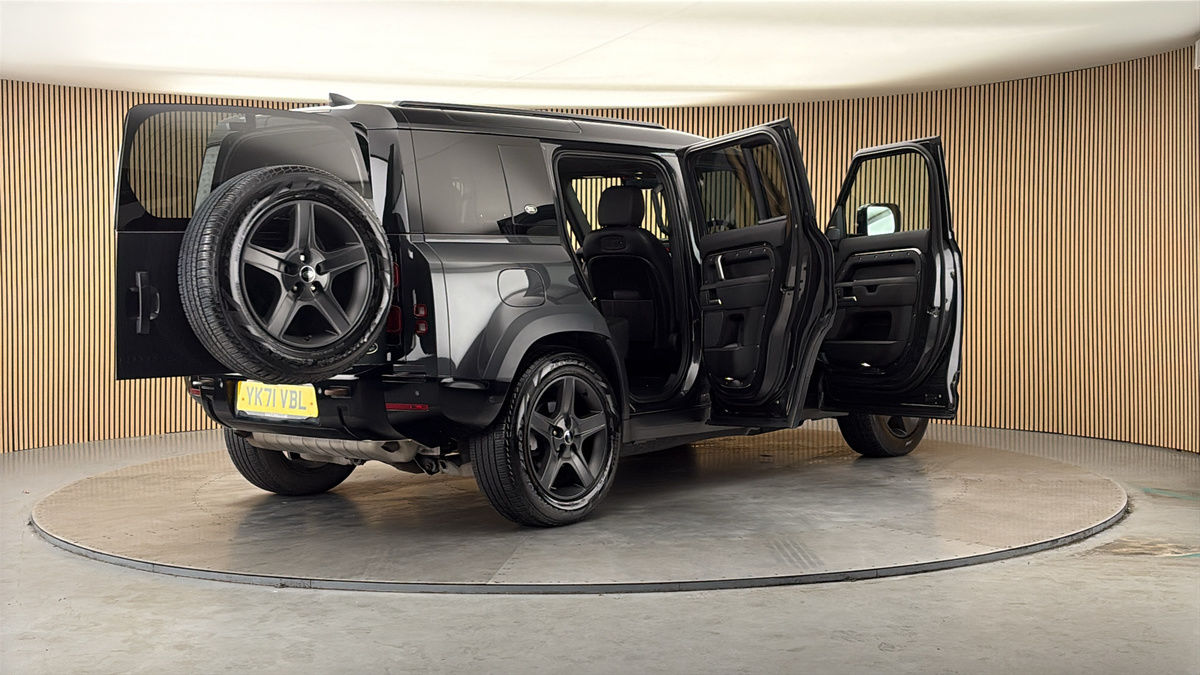 More views of Land Rover Defender 110