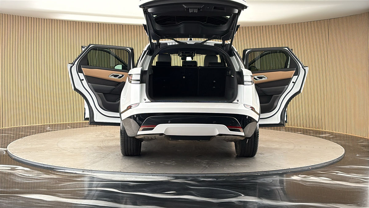 More views of Land Rover Range Rover Velar
