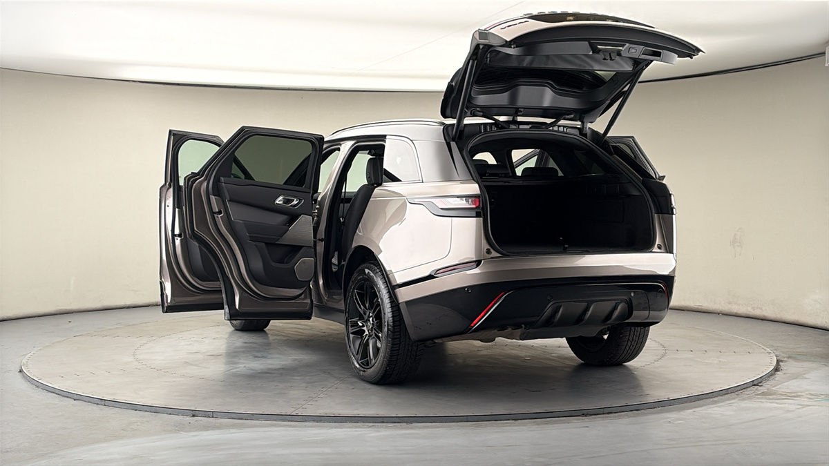 More views of Land Rover Range Rover Velar