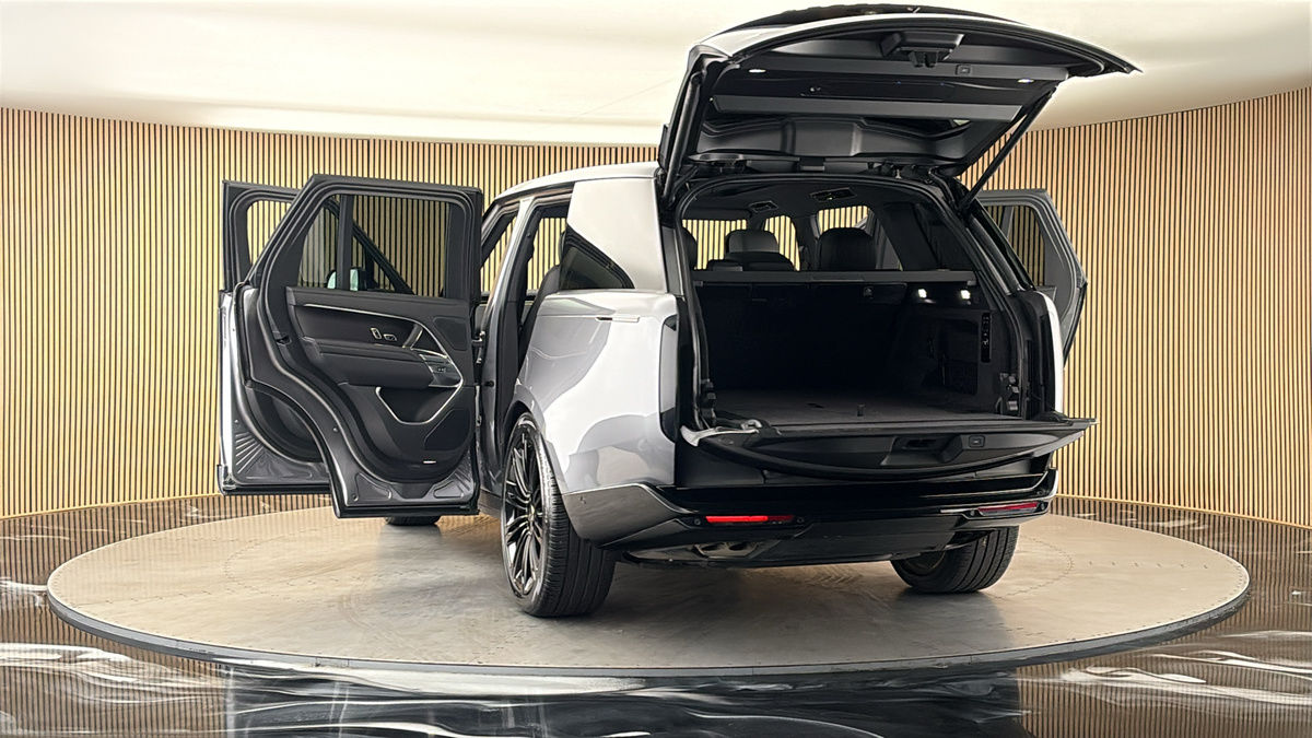 More views of Land Rover Range Rover