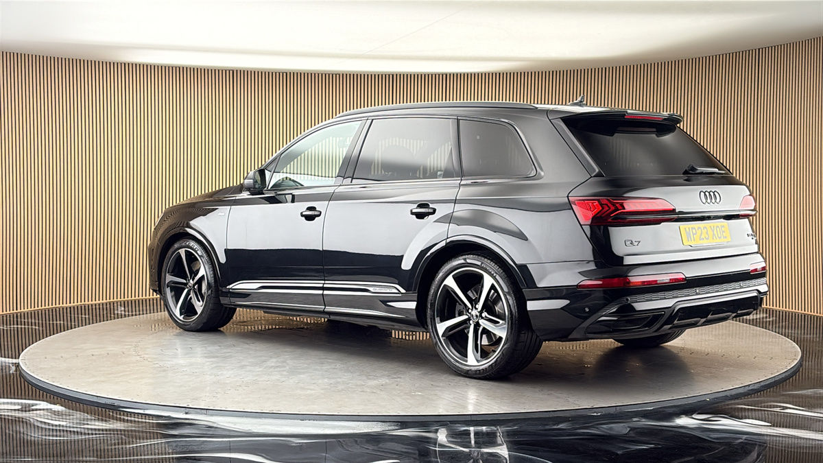 More views of Audi Q7