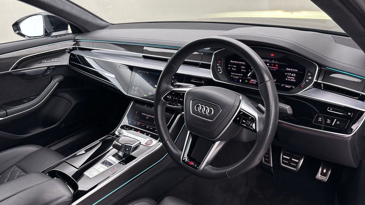 Audi S8 Image 5