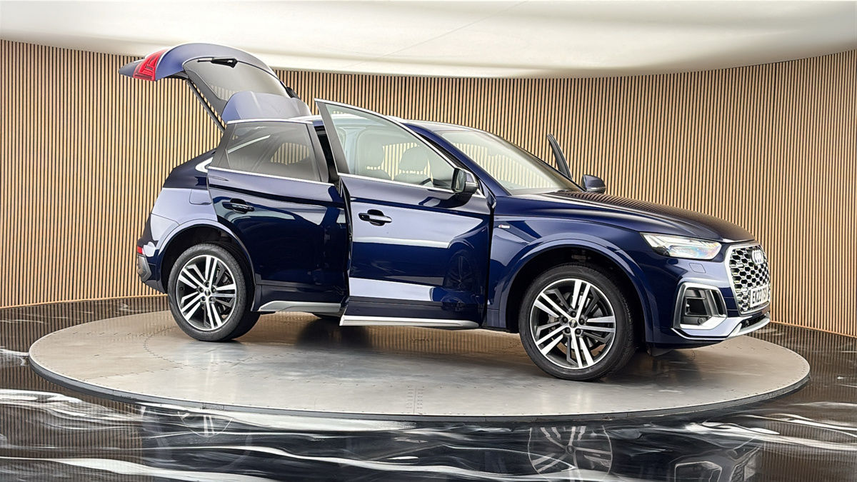 More views of Audi Q5