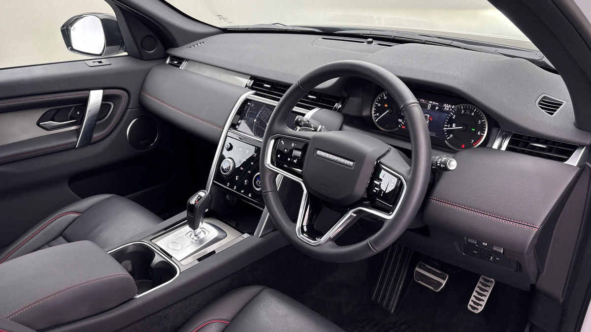 Land Rover Discovery Sport Image 5