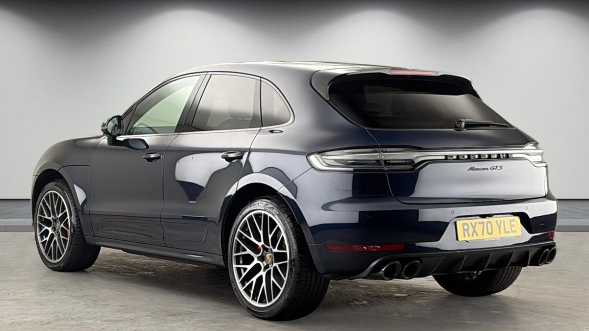 Porsche Macan Image 2