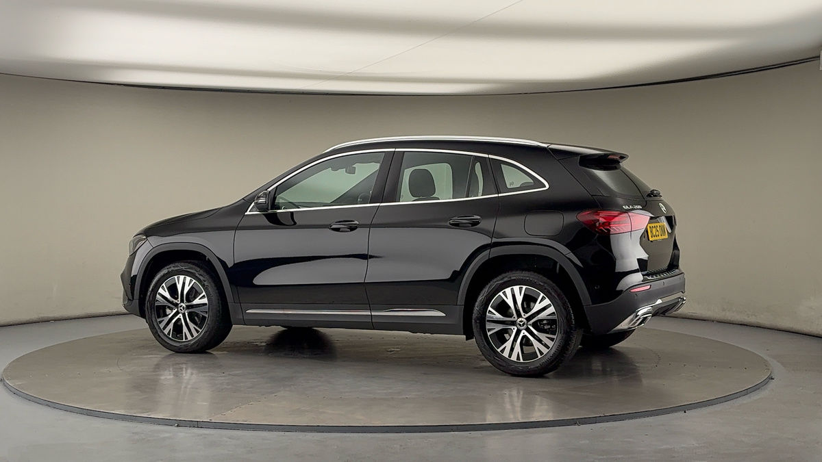 More views of Mercedes-Benz GLA
