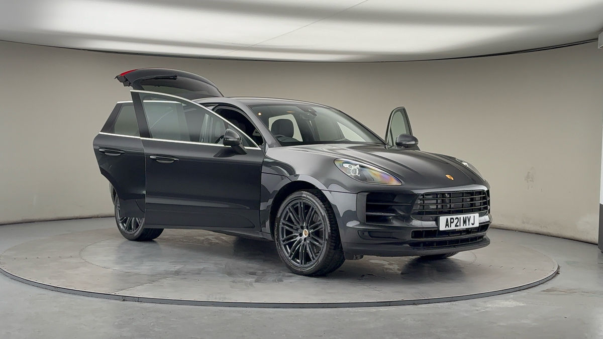 More views of Porsche Macan