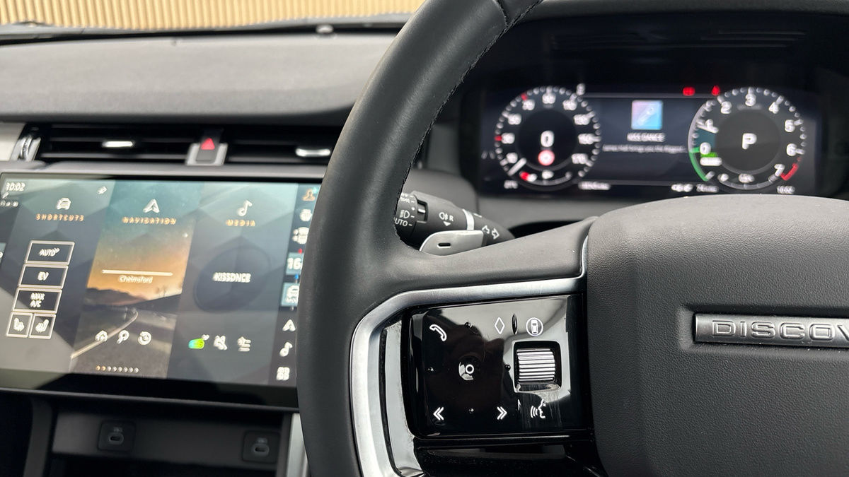 Land Rover Discovery Sport Image 13