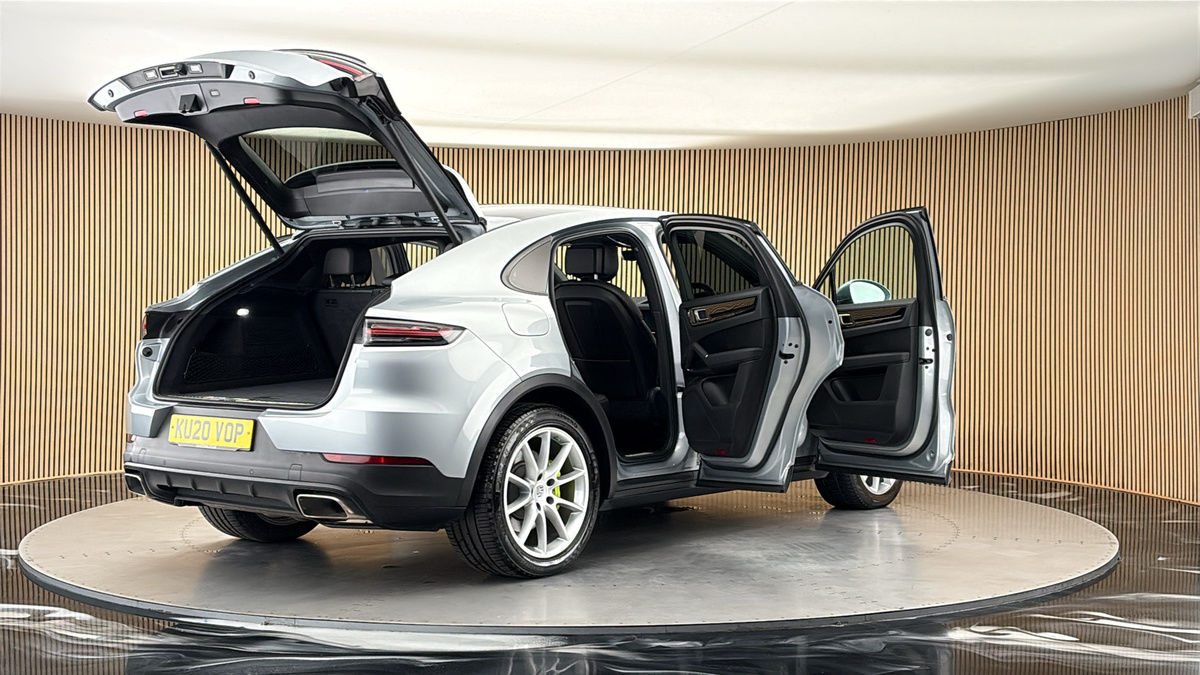 More views of Porsche Cayenne