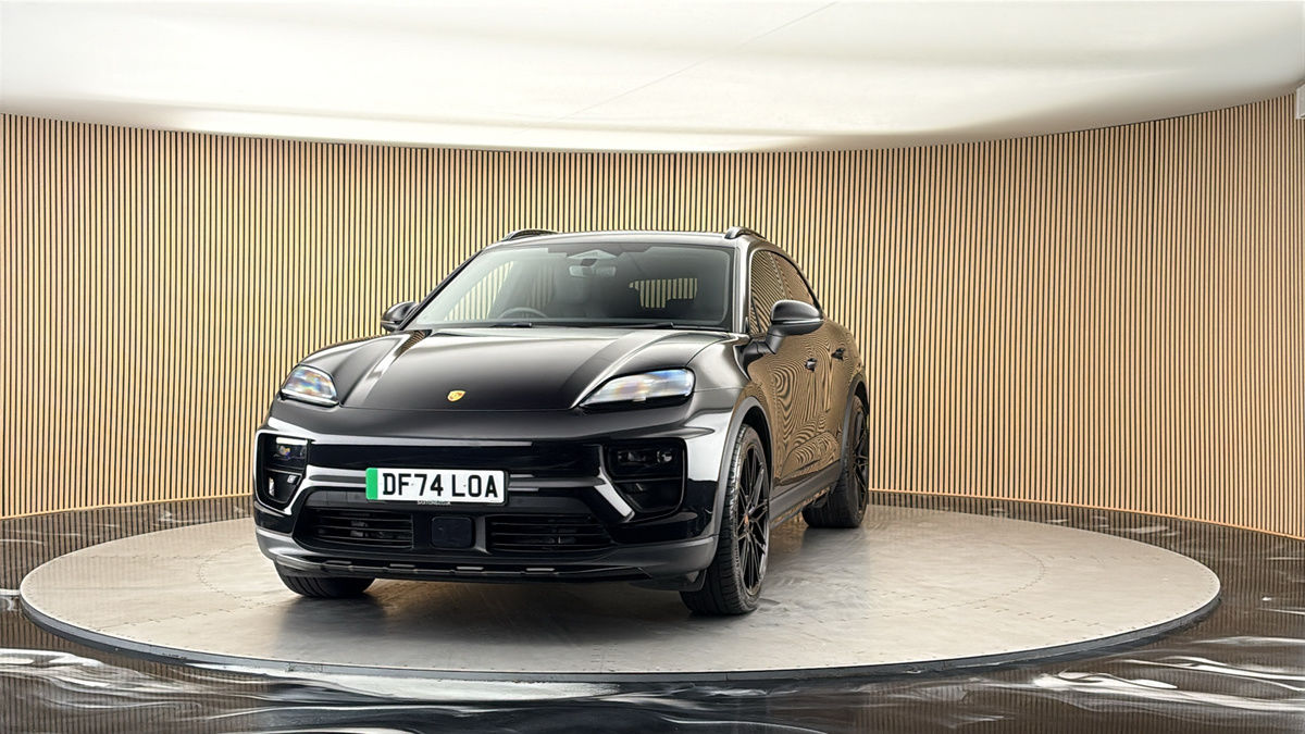 More views of Porsche Macan