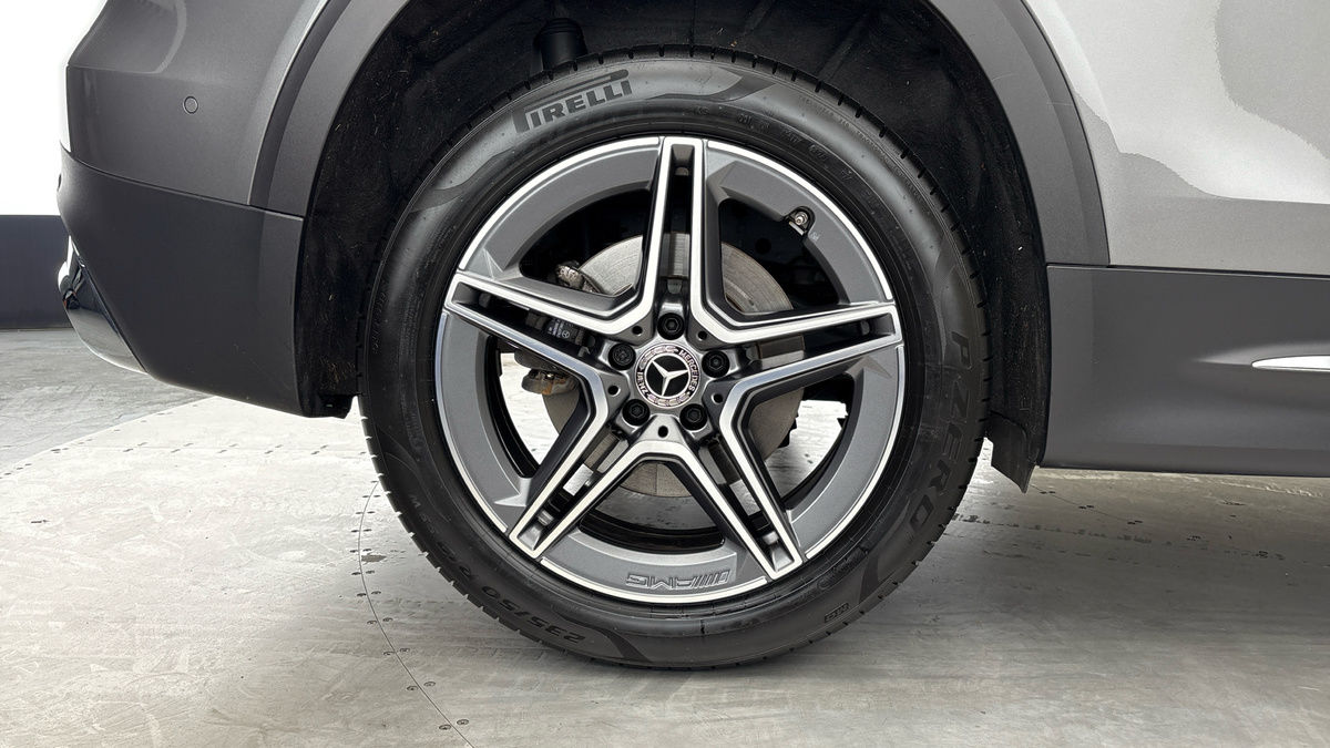 Mercedes-Benz GLB Image 10