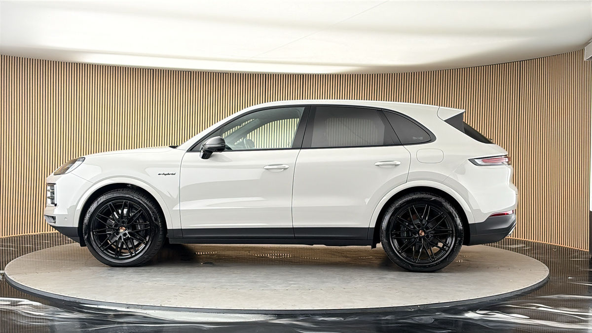 More views of Porsche Cayenne
