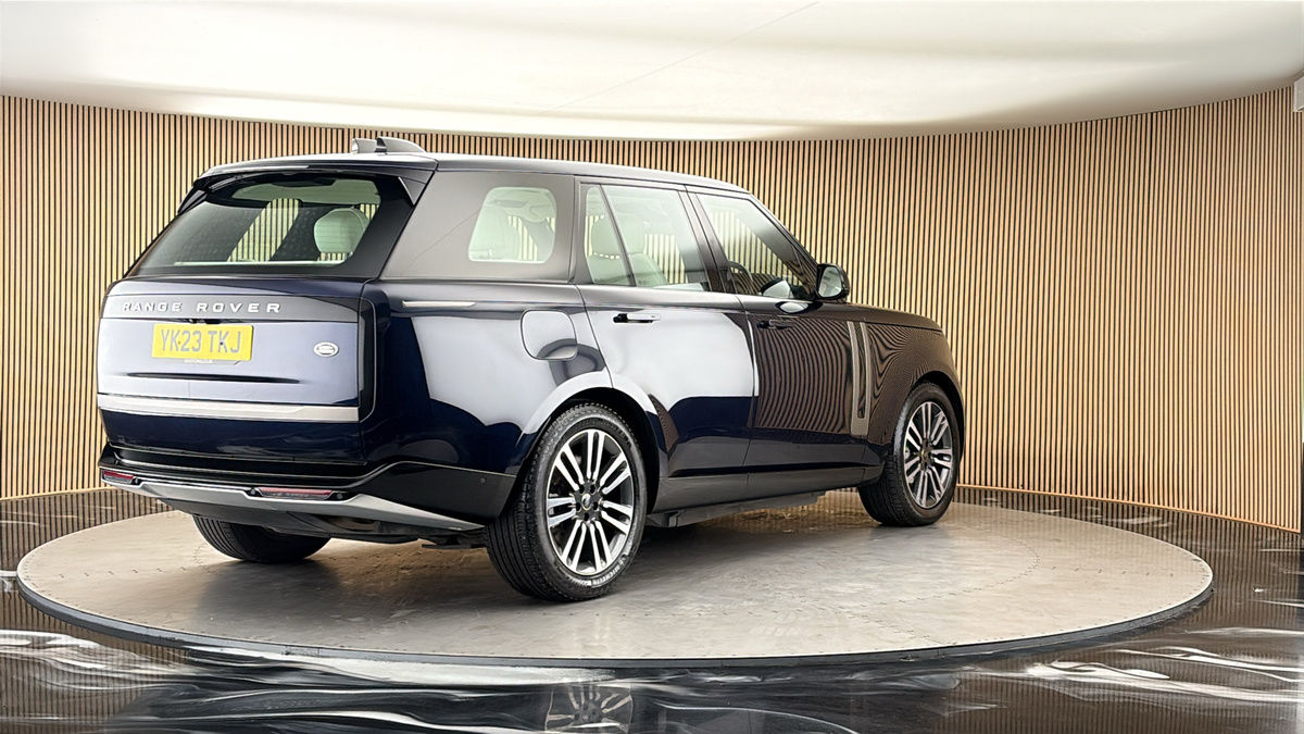 More views of Land Rover Range Rover