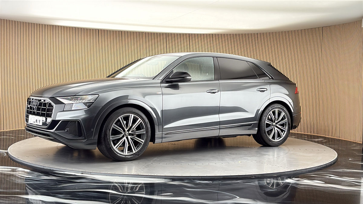More views of Audi Q8