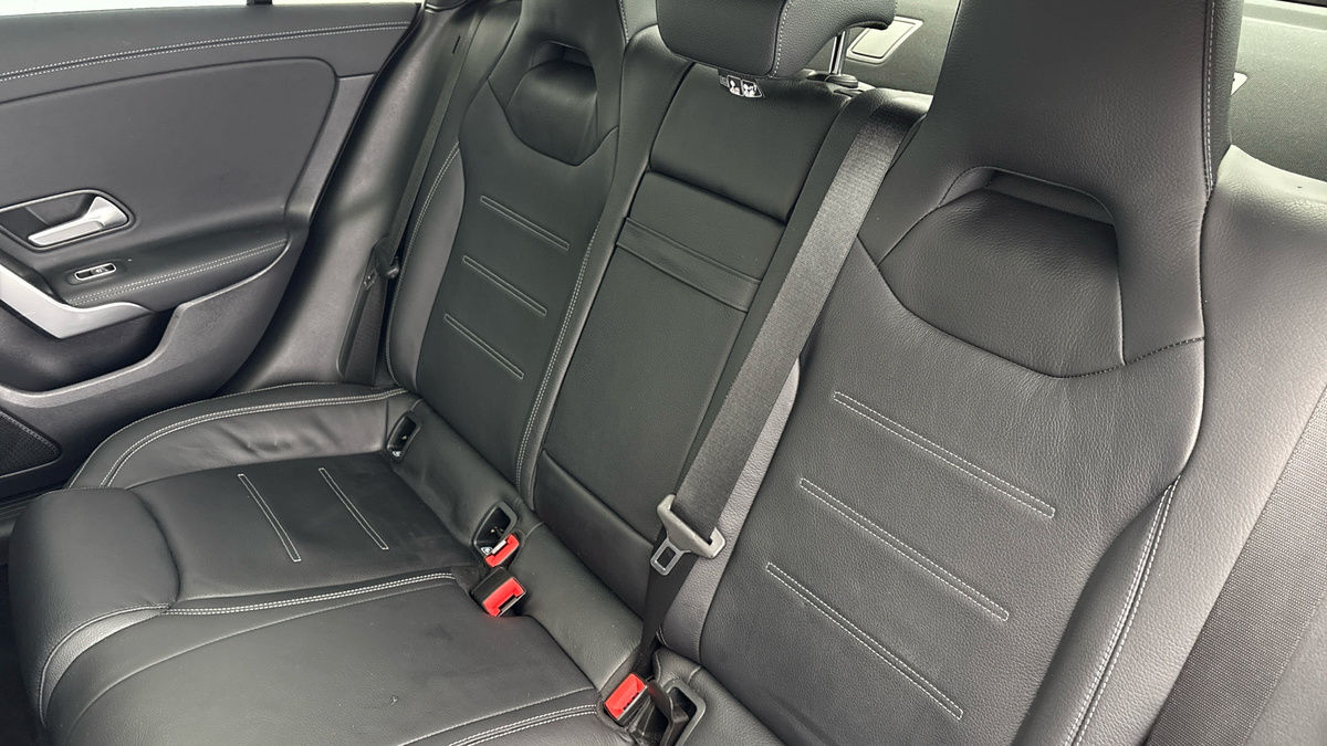 Mercedes-Benz CLA Image 8