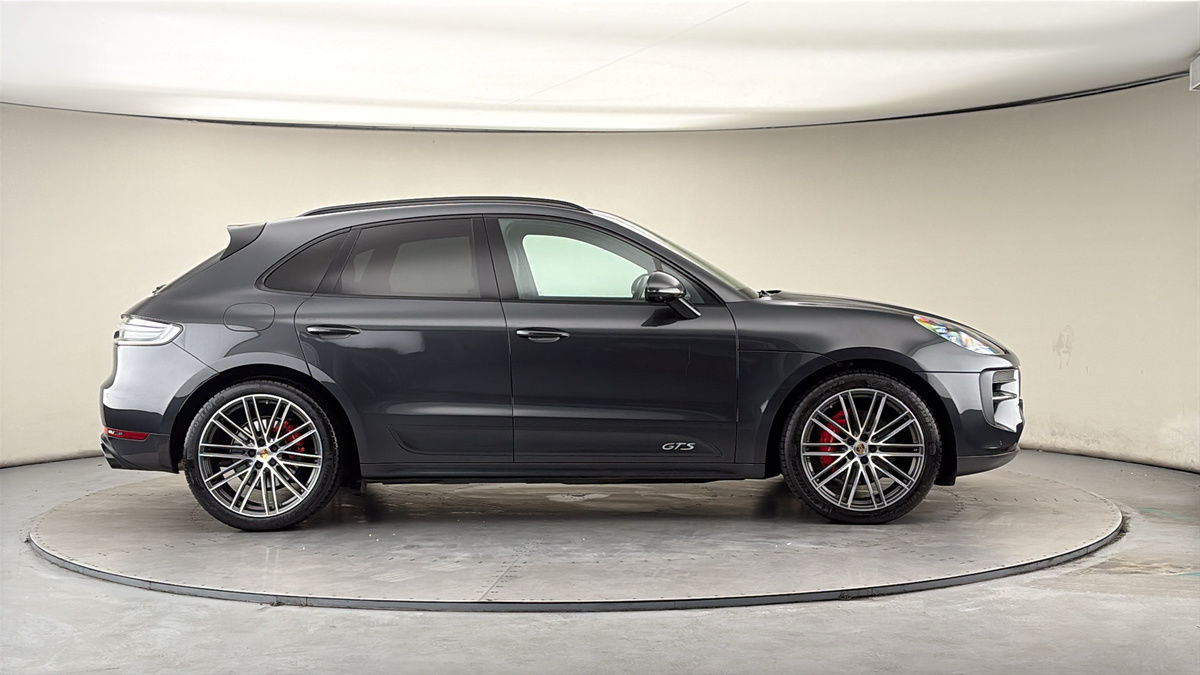 Porsche Macan Image 16