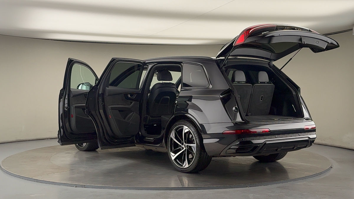 More views of Audi Q7