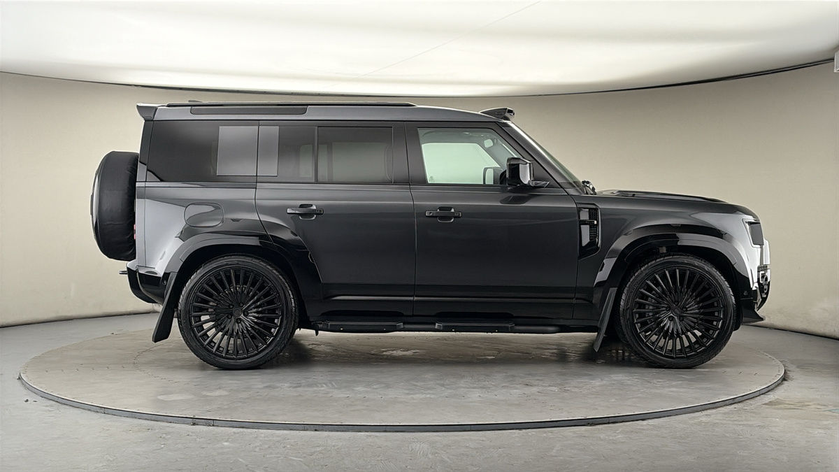 Land Rover Defender 110 Urban Image 16