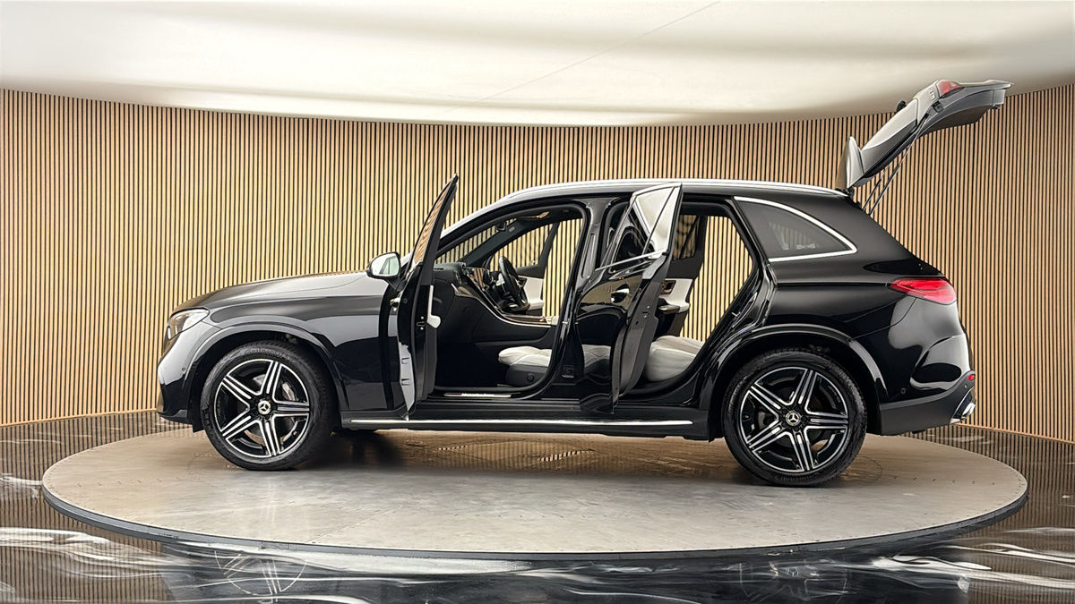 More views of Mercedes-Benz GLC