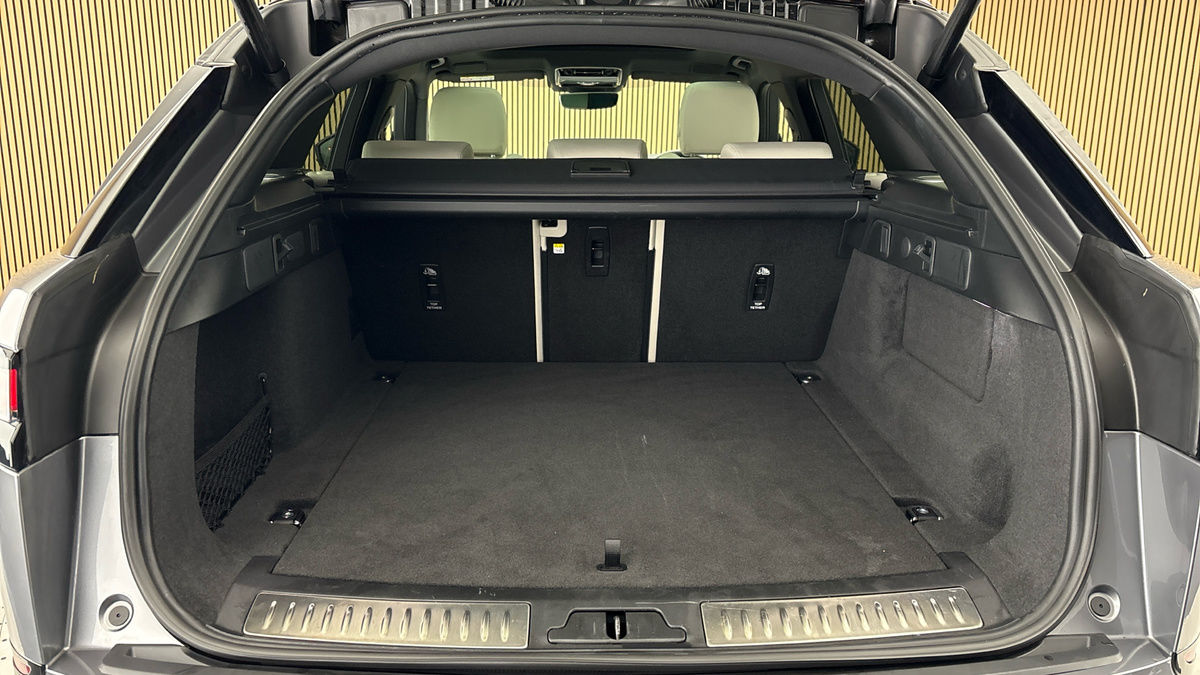 Land Rover Range Rover Velar Image 11