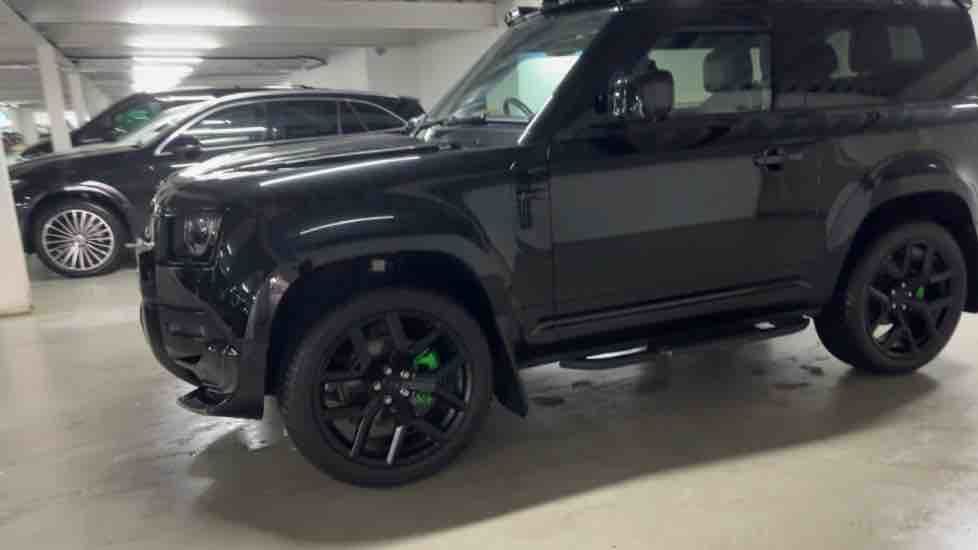 More views of Land Rover Defender 90