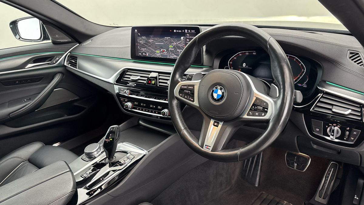 BMW 5 Series Image 5