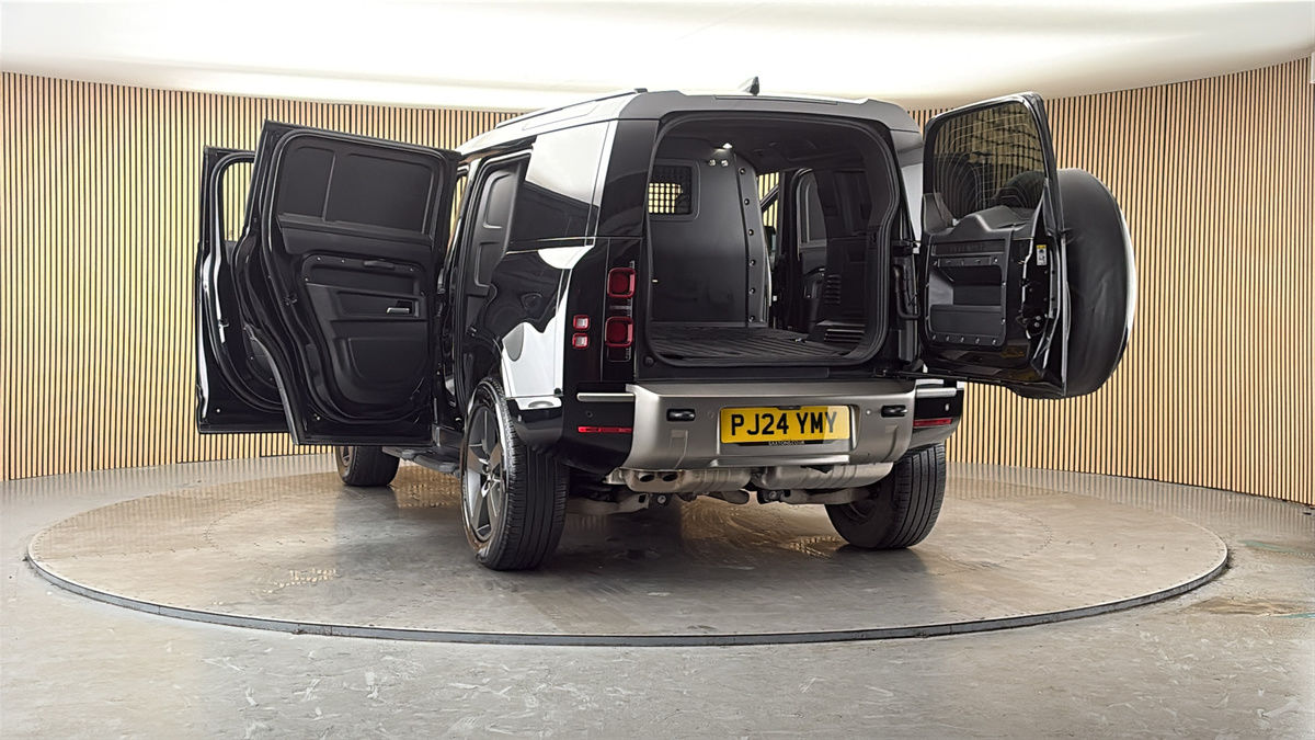 More views of Land Rover Defender 110