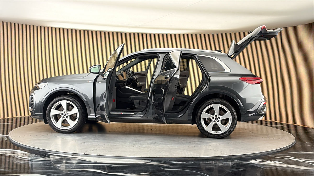 More views of Audi Q5