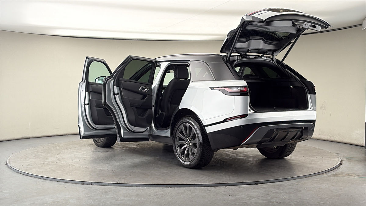 Land Rover Range Rover Velar Image 23